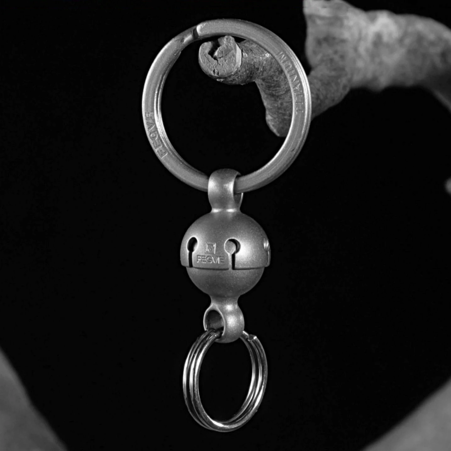 360° Titanium Key Chain Men Wo - огляд і ціна Mens Xmas Fashion