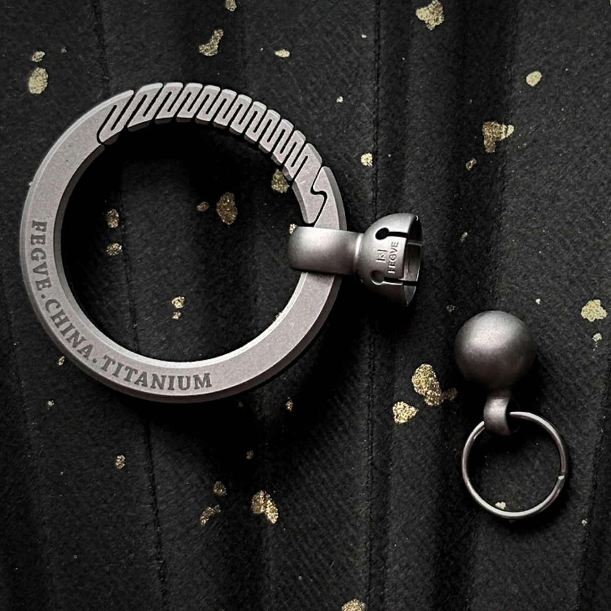 360° Titanium Key Chain Men Wo - огляд і ціна Mens Xmas Fashion